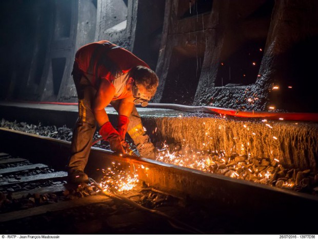 Le chantier de rénovation titanesque du renouvellement des voies et du ballast de la ligne du RER A