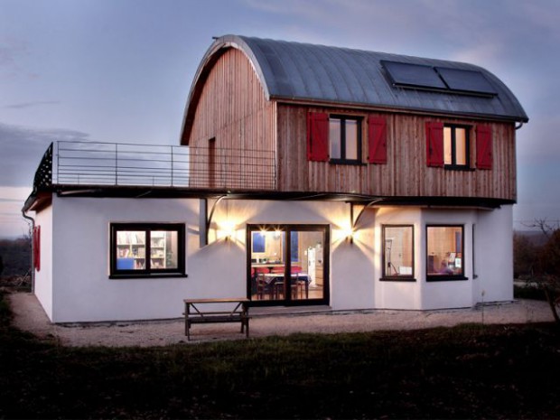 Une maison bois écologique façon roulotte