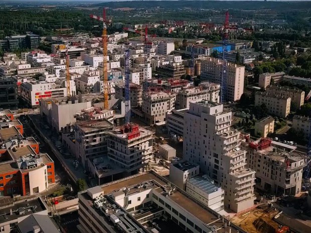 Réalisation du projet Atlantis Grand Ouest à proximité de la gare de Massy (Essonne) coordonné par l'agence 2PORTZAMPARC