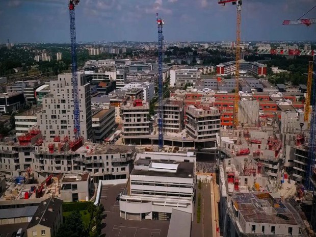 Réalisation du projet Atlantis Grand Ouest à proximité de la gare de Massy (Essonne) coordonné par l'agence 2PORTZAMPARC