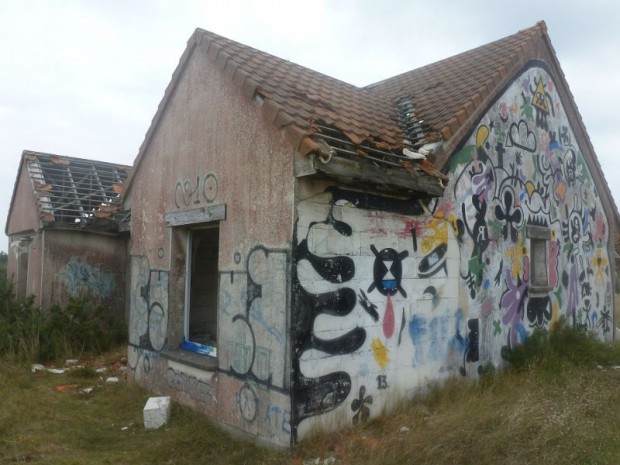 Maison en ruine à Pirou (Manche)