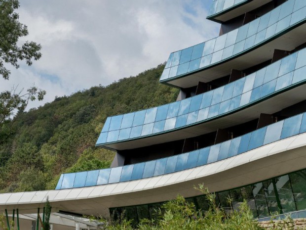 Bâtiment réalisé par M. Roger Taillibert et Les La