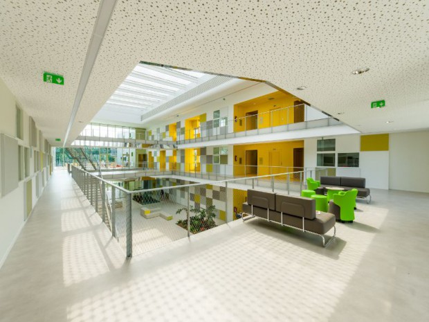 Le nouveau bâtiment du CHU de Poitiers réalisé par l'atelier Brenac+Gonzalez