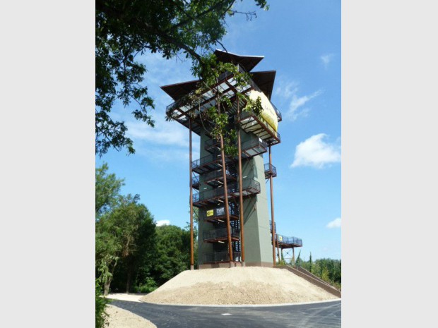 2ème des Trophées des ascenseurs : Trophée Catégorie ''Architecture, insertion urbaine et paysagère" Parc des Oiseaux : Intégration de deux ascenseurs dans la nouvelle tour panoramique du parc