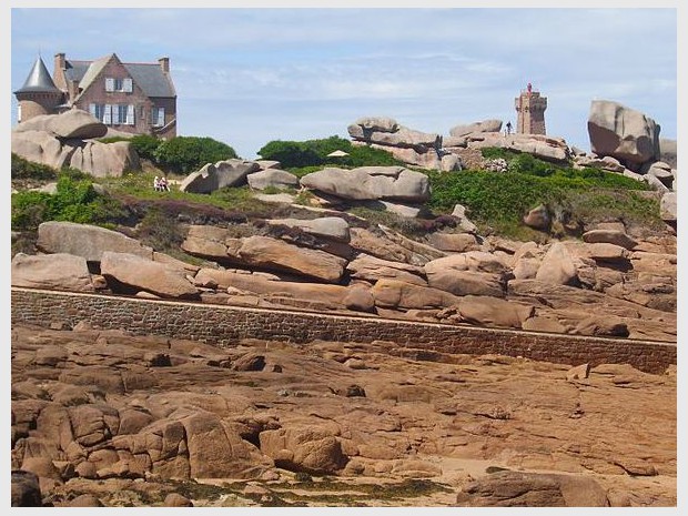 Vue de la côte de granit rose en Bretagne 