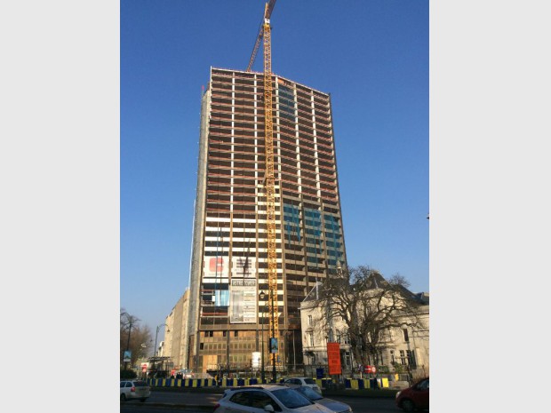 Inauguration de la tour Astro à Bruxelles (Belgique), une tour de bureau rénovée de 36.000 m² sur 33 étages.