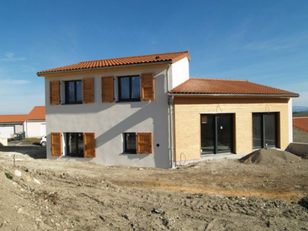 Béton cellulaire et ossature bois pour les murs 