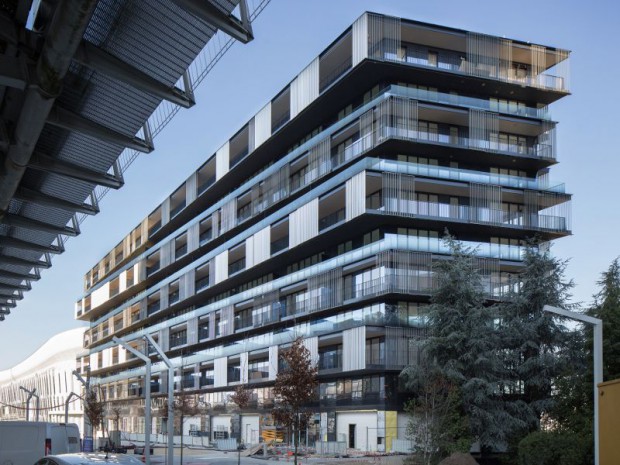Livraison du One/Ilot 19, immeuble résidentiel mixte à Nanterre-La Défense par Farshid Moussavi Architecture