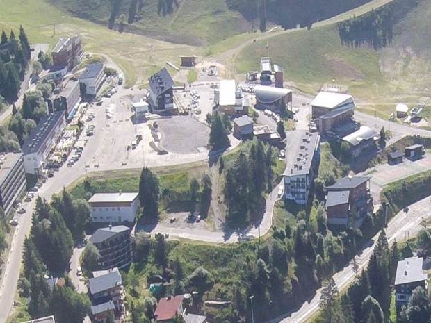 La station de ski alpine Chamrousse (Isère) dévoile au Mipim son projet de rénovation énergétique.