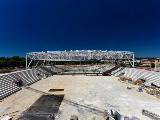 Réalisation de la halle d'athlétisme couverte de Miramas (Bouches-du-Rhône)