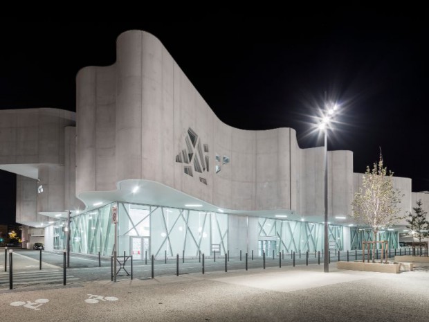 Livraison de la médiathèque de Vitrolles (Bouches-du-Rhône) par Jean-Pierre Lott architecte