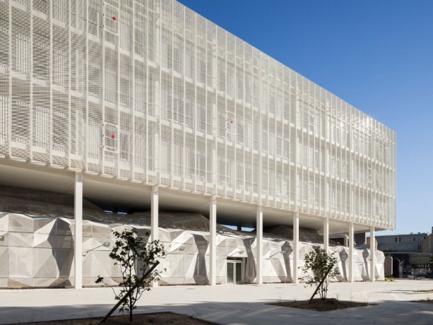 Bâtiment Etoile  du pôle scientifique d'Evry