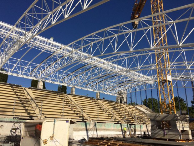 Rénovation de la piscine Yves Blanc à Aix-en-Provence (Bouches-du-Rhône) engagée par la Métropole d'Aix-Marseille-Provence-Territoires du Pays d'Aix