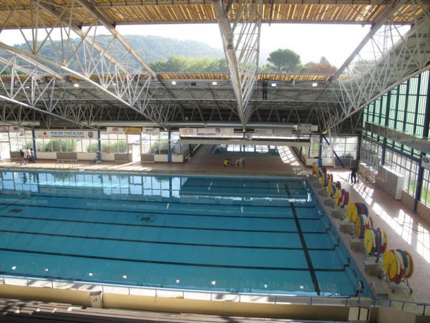 Rénovation de la piscine Yves Blanc à Aix-en-Provence (Bouches-du-Rhône) engagée par la Métropole d'Aix-Marseille-Provence-Territoires du Pays d'Aix