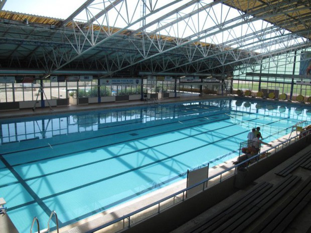 Rénovation de la piscine Yves Blanc à Aix-en-Provence (Bouches-du-Rhône) engagée par la Métropole d'Aix-Marseille-Provence-Territoires du Pays d'Aix