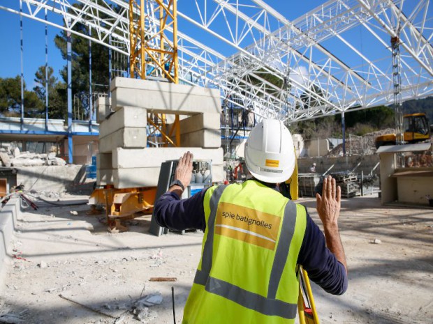 Rénovation de la piscine Yves Blanc à Aix-en-Provence (Bouches-du-Rhône) engagée par la Métropole d'Aix-Marseille-Provence-Territoires du Pays d'Aix