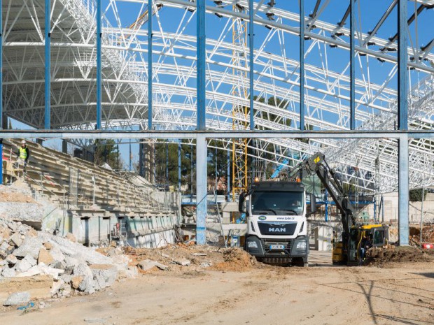 Rénovation de la piscine Yves Blanc à Aix-en-Provence (Bouches-du-Rhône) engagée par la Métropole d'Aix-Marseille-Provence-Territoires du Pays d'Aix