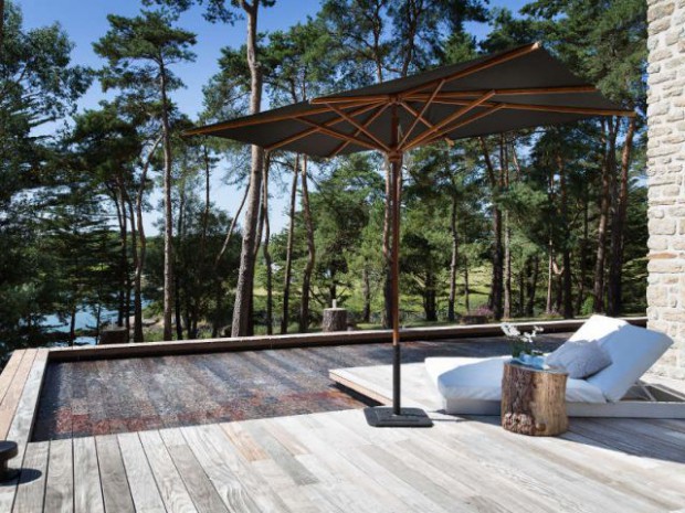 Une piscine à fond mobile, une terrasse optimisée