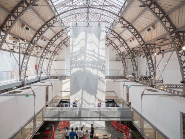 Evénement Paris en mode Journées olympiques les 23 et 24 juin 2017 : Pavillon vertical, mur d'escalade au Pavillon de l'Arsenal.