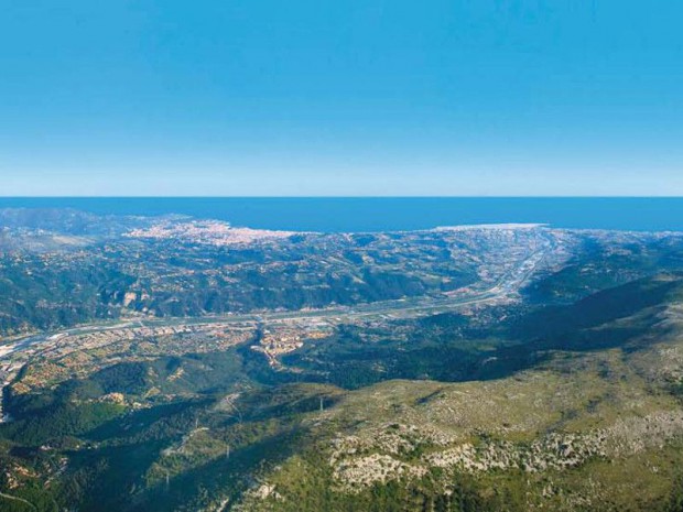 Vue nord-sud de la plaine du Var