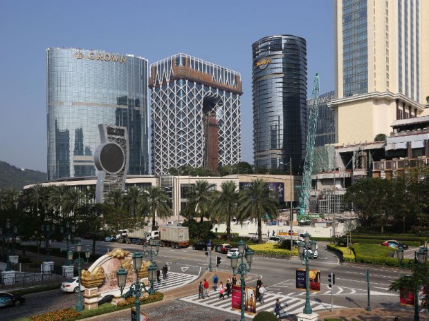Bouygues Construction, à travers sa filiale Dragages Macao, réalise un hôtel de luxe 6 étoiles, imaginé par Zaha Hadid au c&oelig;ur du complexe de divertissement "City of Dreams" de Macao (Chine)