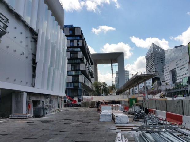 La pose de la toiture de 6.100 tonnes,  le dernier défi de l' U Arena de Nanterre