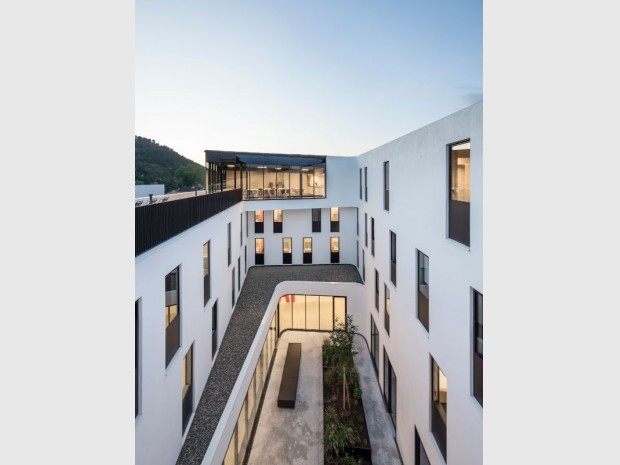 Réalisation du Centre d'hébergement et d'accueil international (CHAI) de Cahors par l'architecte Antonio Virga