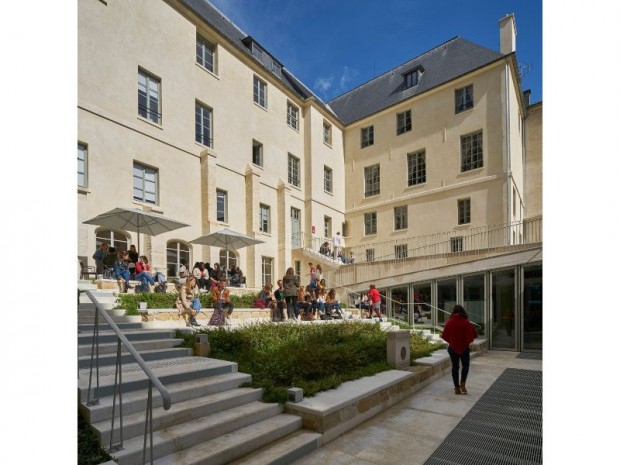 Institut Catholique de Paris