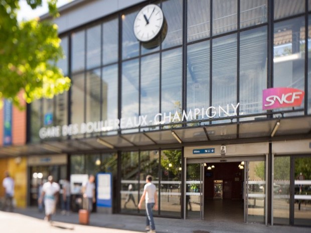 Réalisation de la gare du Grand Paris Express Bry-Villiers-Champigny imaginée sur la ligne 15 Sud par l'agence Richez Associés