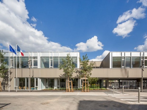 Réalisation du groupe scolaire Simone Veil et gymnase Colette Besson imaginé à Lingolsheim (Bas-Rhin) par Richter Architectes et associés