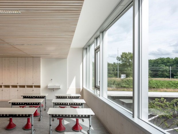 Réalisation du groupe scolaire Simone Veil et gymnase Colette Besson imaginé à Lingolsheim (Bas-Rhin) par Richter Architectes et associés