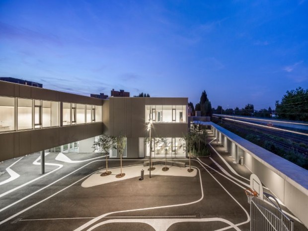 Réalisation du groupe scolaire Simone Veil et gymnase Colette Besson imaginé à Lingolsheim (Bas-Rhin) par Richter Architectes et associés