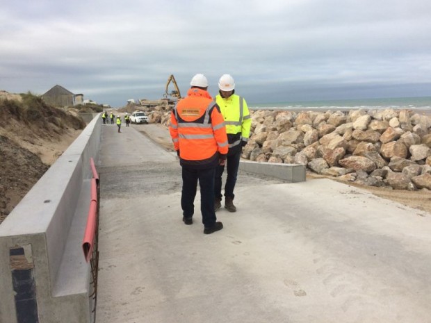 Réalisation d'une digue de 2,4 km en enrochement à Sangatte (Pas-de-Calais)