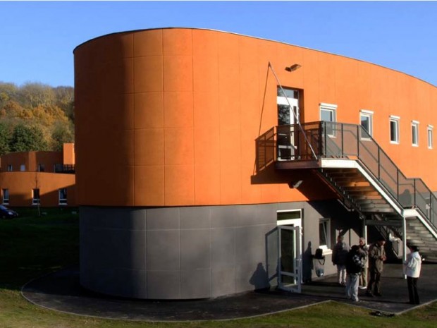 Réalisation de l'hôpital psychiatrique de Beaumont-sur-Oise (Val d'Oise) par  l'architecte colombien Victor Castro