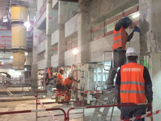 Depuis fin 2015, le chantier de prolongement du RER E dans l'ouest parisien, baptisé "Eole" bat son plein notamment sous les parkings souterrains du CNIT de La Défense.