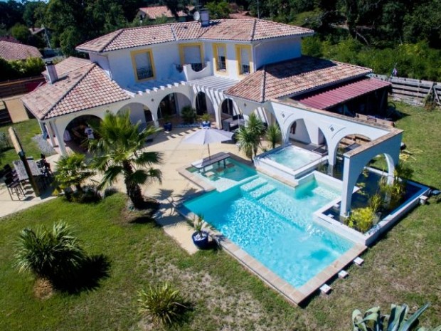 Piscine, exemple d'intégration exemplaire