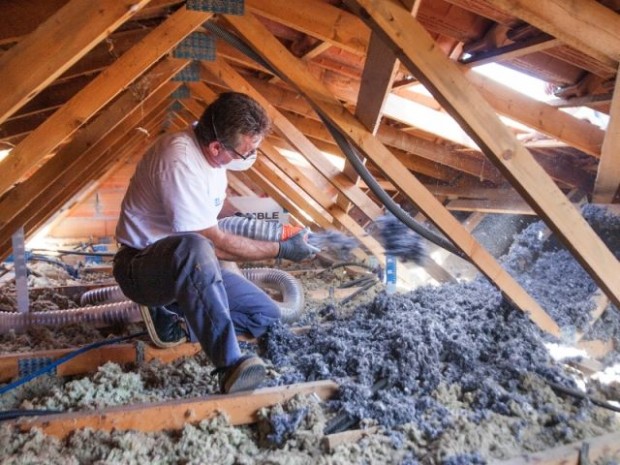 Isolation des combles en laine de coton recyclée