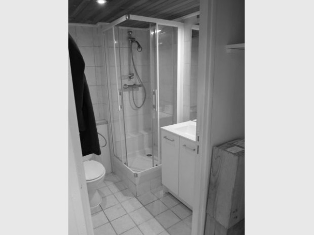 Avant : une salle de bains à réagencer