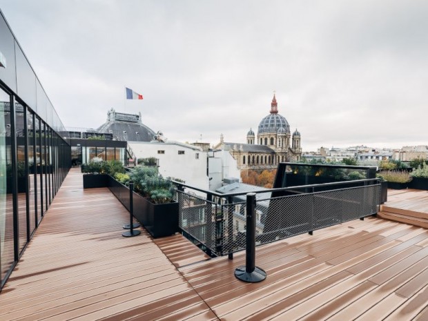 Caserne réhabilitée en bureaux, Paris