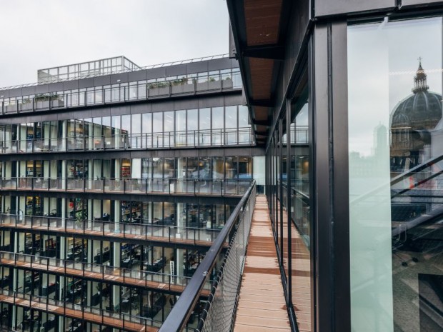 Caserne réhabilitée en bureaux, Paris