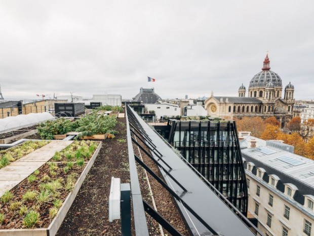 Caserne réhabilitée en bureaux, Paris