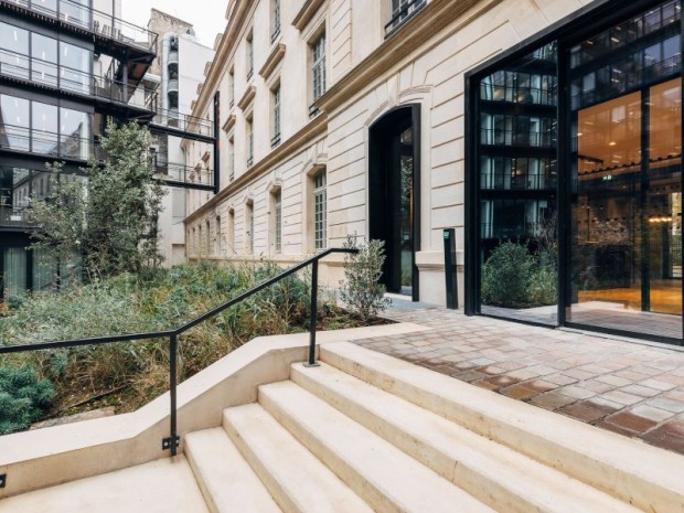 Caserne réhabilitée en bureaux, Paris