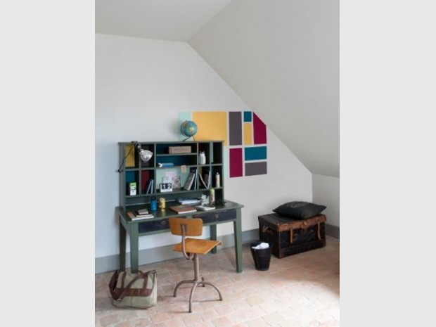 Collection peintures Colorissim dans un bureau