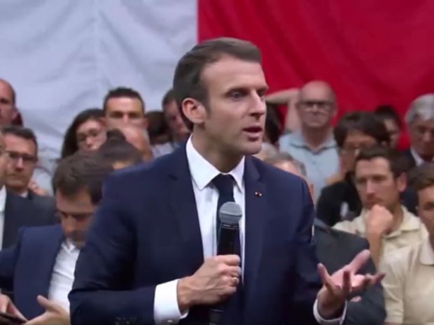 Emmanuel Macron lors du débat national