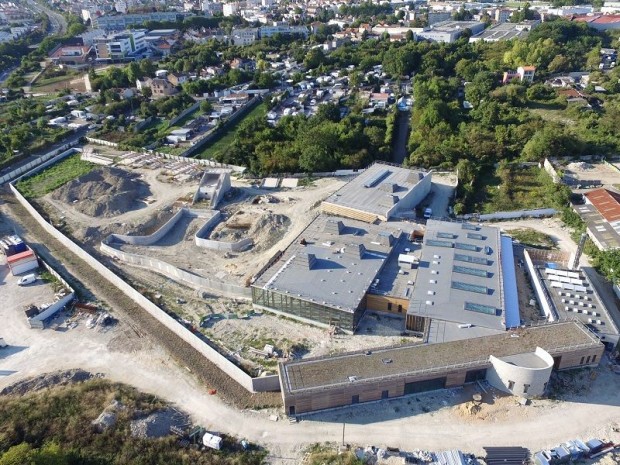 Piscine écologique des Murs à Pêches