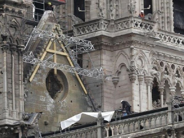 Bâchage Notre-Dame