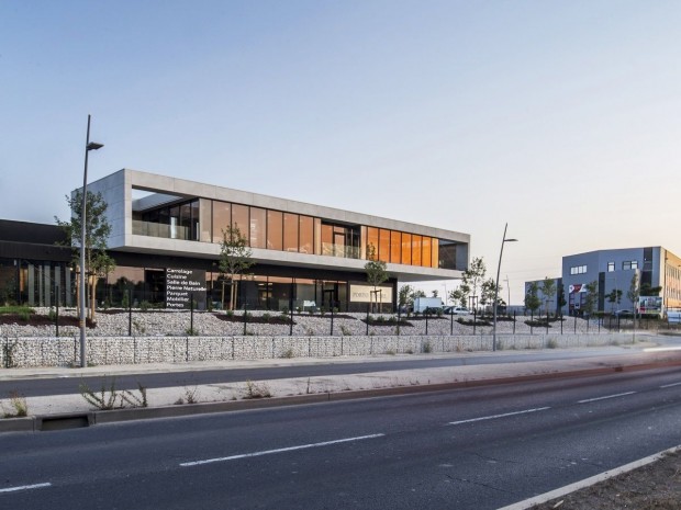 Showroom en porte-a-faux à Montpellier