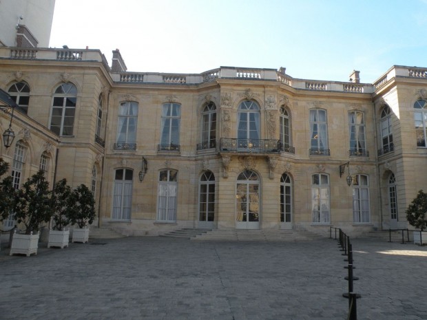 Matignon grande cour