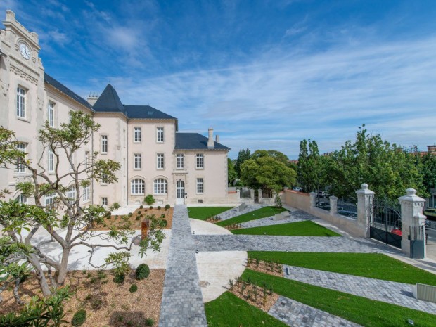 Le jardin du carré des lettres, à La Rochelle