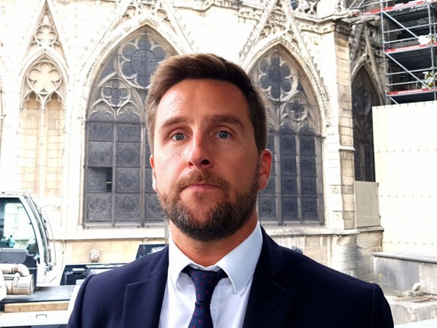 Antoine-Marie Préaut devant Notre-Dame